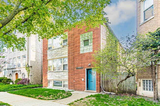 Foto del edificio - 7530 N Oakley Ave