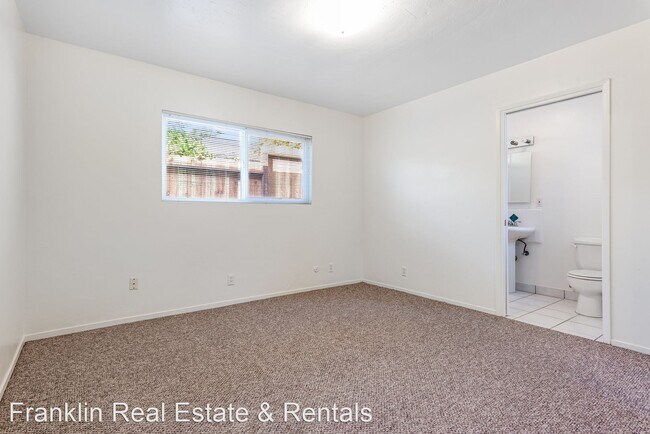 Building Photo - 3 br, 2 bath House - 430 Estero Ave