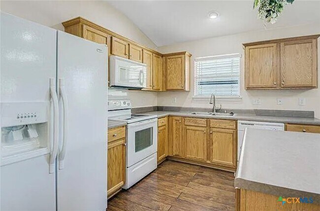 Foto del edificio - 238 Starling Creek