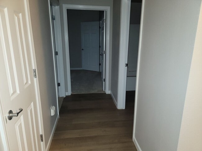 Building Photo - COMING SOON!!! 3 Bedroom Condo Near The Galleria