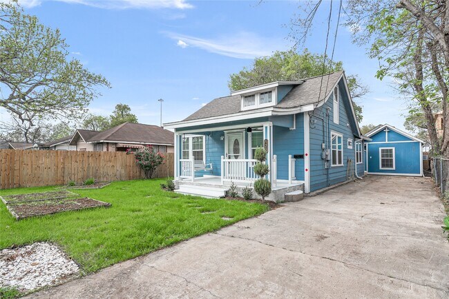 Foto del edificio - 320 Coronado St