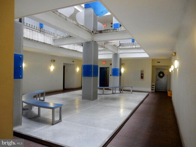 Foto del edificio - 1011 Hunter St