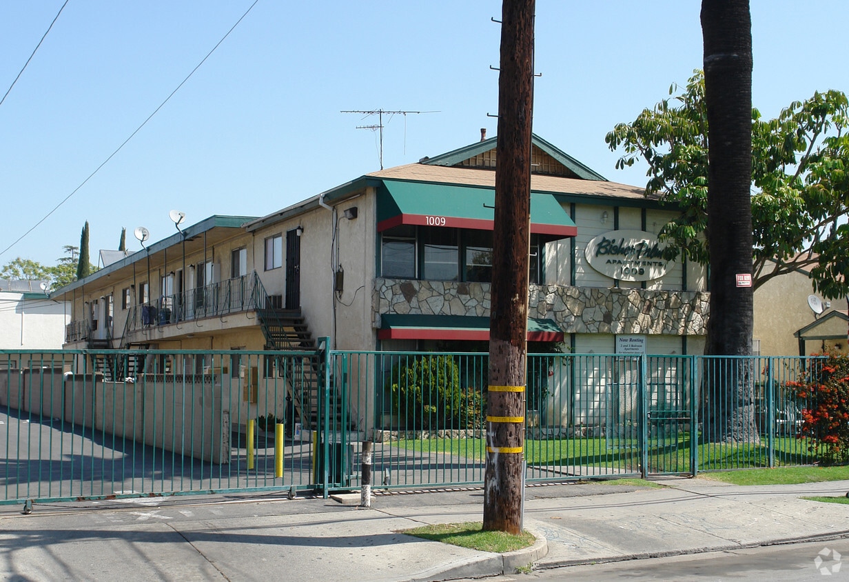 Building Photo - Bishop Palm Apartments