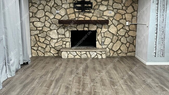 Foto del edificio - Peaceful 3-Bedroom Home in a Wooded Rockford Neighborhood