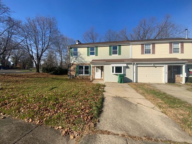 Building Photo - 3 Bdr 1.5 Bath: Bensalem Townhouse