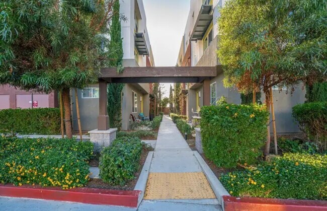 Foto del edificio - 714 Anchor Ct