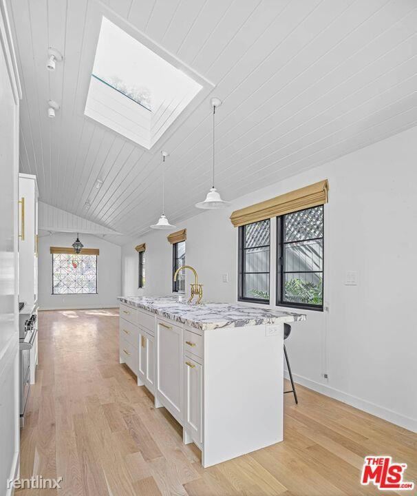 Building Photo - 2 br, 2.5 bath House - 8989 Lloyd Pl