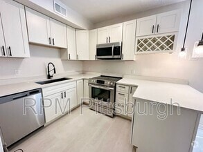 Building Photo - 2121 Milligan Ave
