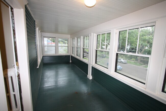3 Season Front Porch - 1255 Ashland Ave