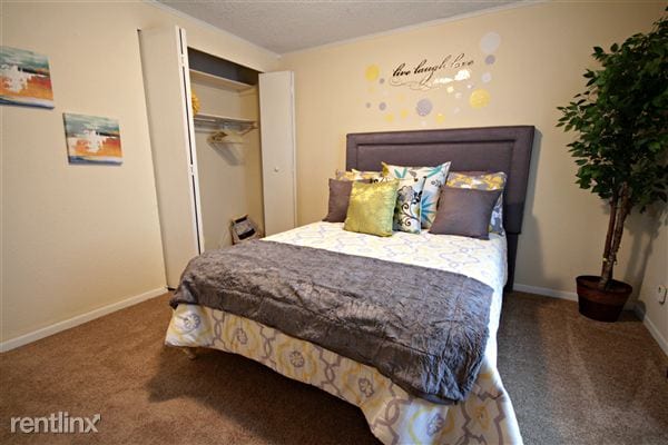 Building Photo - 2909 Burroughs Dr