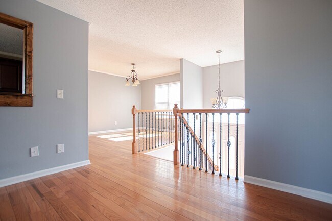 Building Photo - Pet Friendly Four Bedroom with Basement!