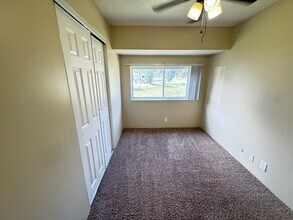 Building Photo - 7301 Buckingham Dr