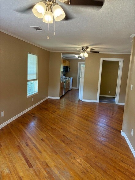 Building Photo - 301 N Rhomberg St