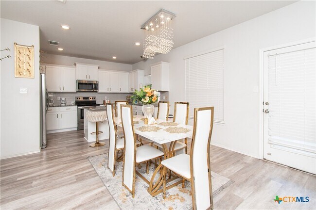 Foto del edificio - 3905 Anvil Range Rd