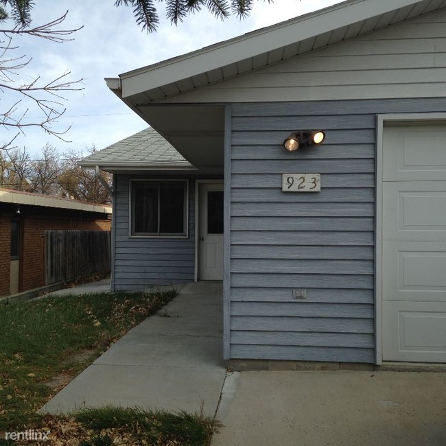 Foto del edificio - 3 br, 1 bath Apartment - 927 S. David