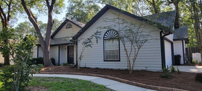 Building Photo - 3 Bedroom/2 Bath Home in Cherry Tree