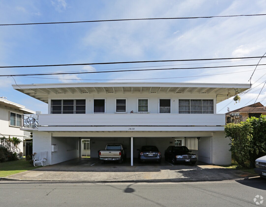 Building Photo - 2828 Varsity Cir