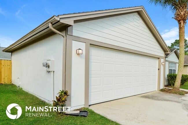 Building Photo - 211 Ferryboat Ct