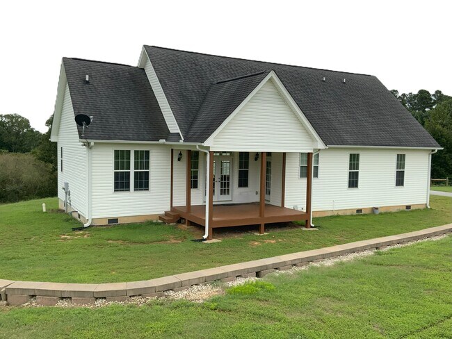 Foto del edificio - 135 Evans Rd