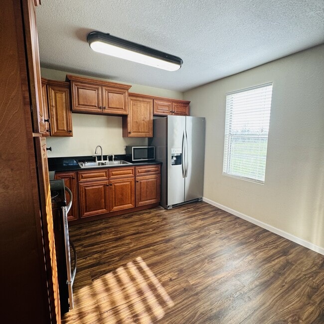 Building Photo - 9865 Vernall Ln