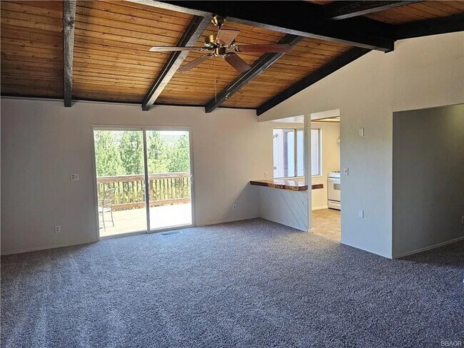 Foto del edificio - Quiet Location with Mountain & Forest Views