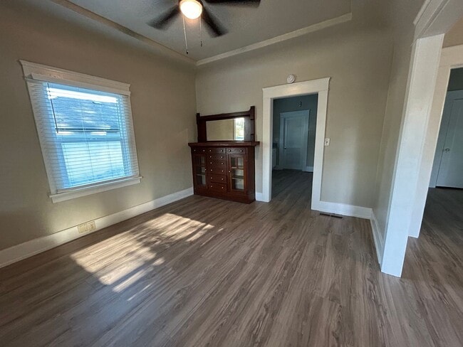 Building Photo - Newly Remodeled 2 Bed/1 Bath Home!