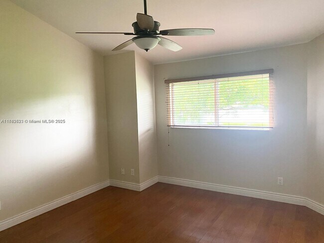 Foto del edificio - 3461 NW 44th St