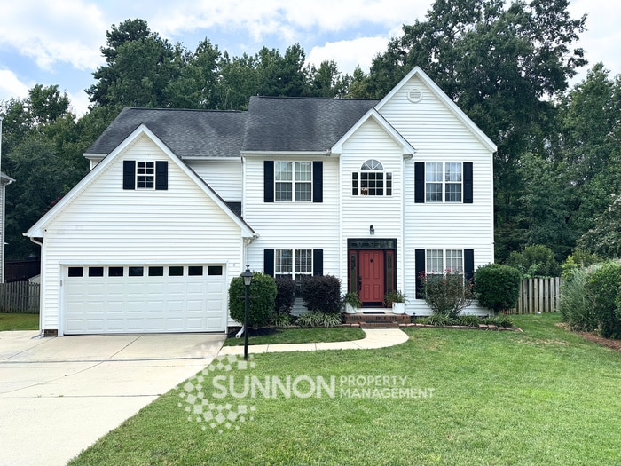 Foto principal - Spacious 3 bed, 2.5 bath with large bonus