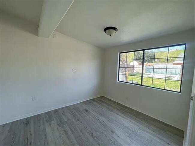 Foto del edificio - charming 2 bedroom 1 bath