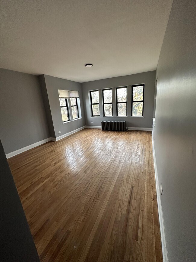 Building Photo - 611 W 72nd St
