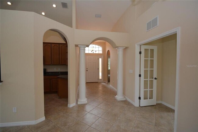 Building Photo - 40 Arrowhead Dr