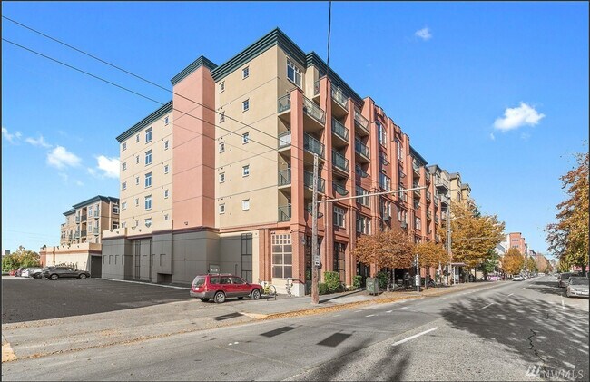 Building Photo - 123 Queen Anne Ave N
