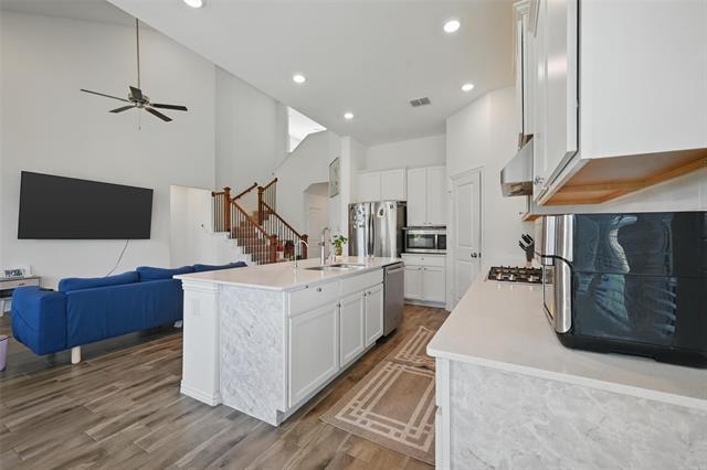Foto del edificio - 1501 Lake Grove Dr