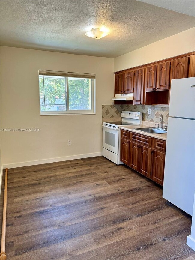 Foto del edificio - 4080 SW 2nd Terrace