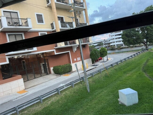 Foto del edificio - 7324 SW 82nd St