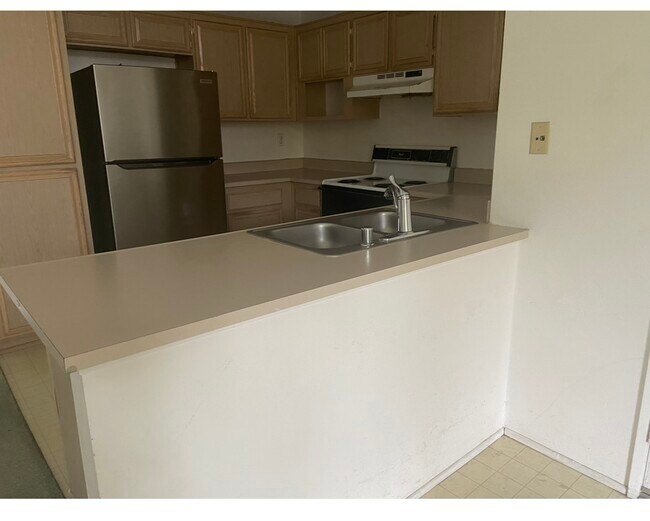 Building Photo - 17161 Alva Rd