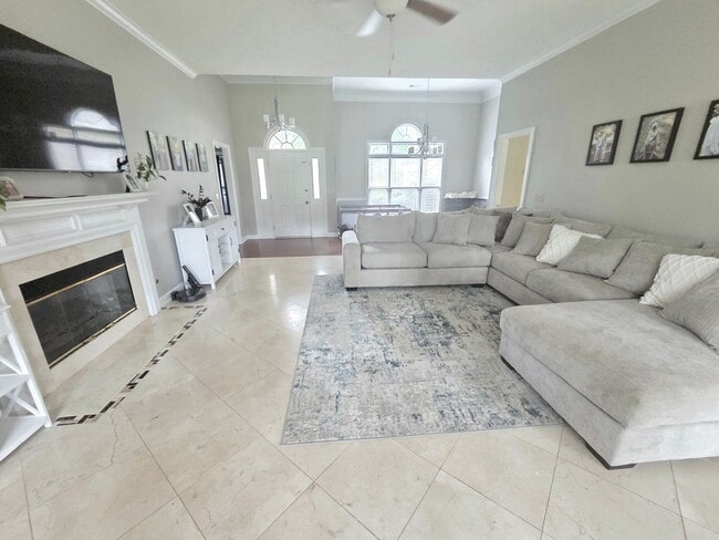 Building Photo - Maple Ridge Golf Community 4 Bedrooms 3 Bath