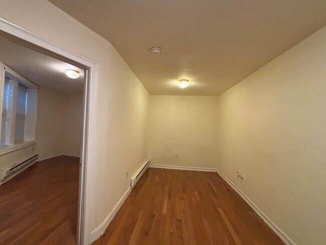 Foto del edificio - 5902 Madison St