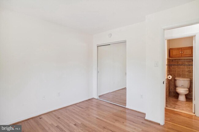 Building Photo - 11444 Herefordshire Way