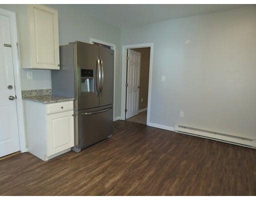 Building Photo - 67A C Elm St
