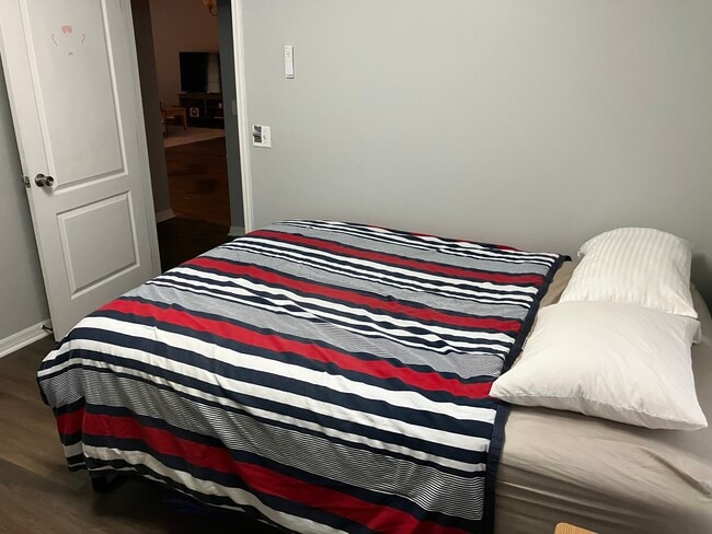 Building Photo - 2221 NW 24th Ter