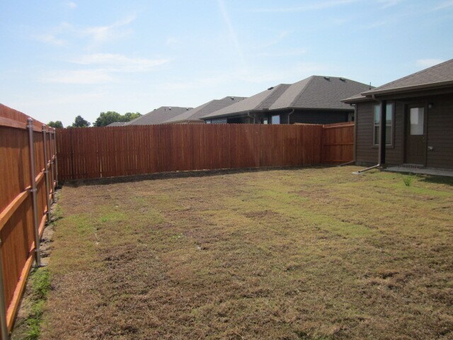 Foto del edificio - 1420 Warringwood Dr
