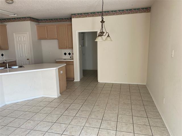 Building Photo - 2021 Wimbledon Dr