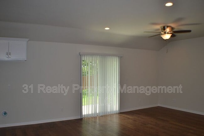 Foto del edificio - 3424 Brookstone Dr