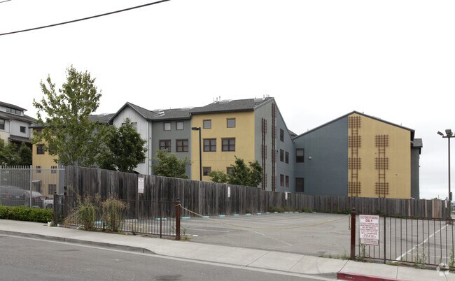 Building Photo - Waterpark Lofts