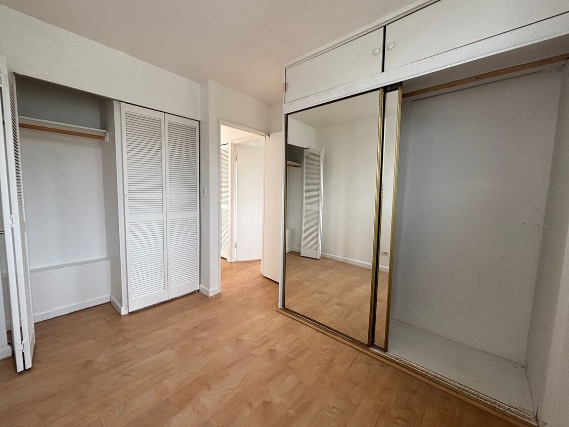Primary Photo - AVAILABLE NOW! 2 BED 1 BATH 1 COVERED PARK...