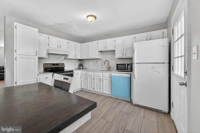 Building Photo - 4686 Joanna Ct