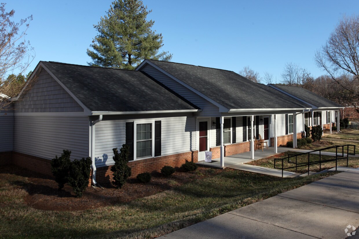 Foto principal - Woodbridge Apartments