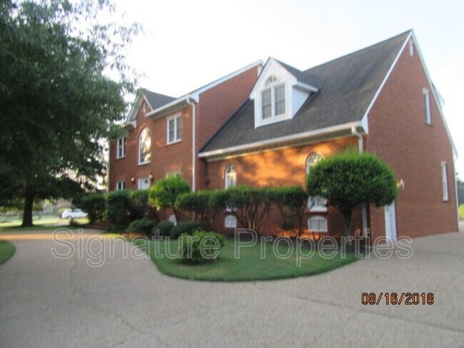 Building Photo - 10484 Jordan Pkwy