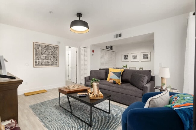 Foto del edificio - 2360 SW Archer Rd